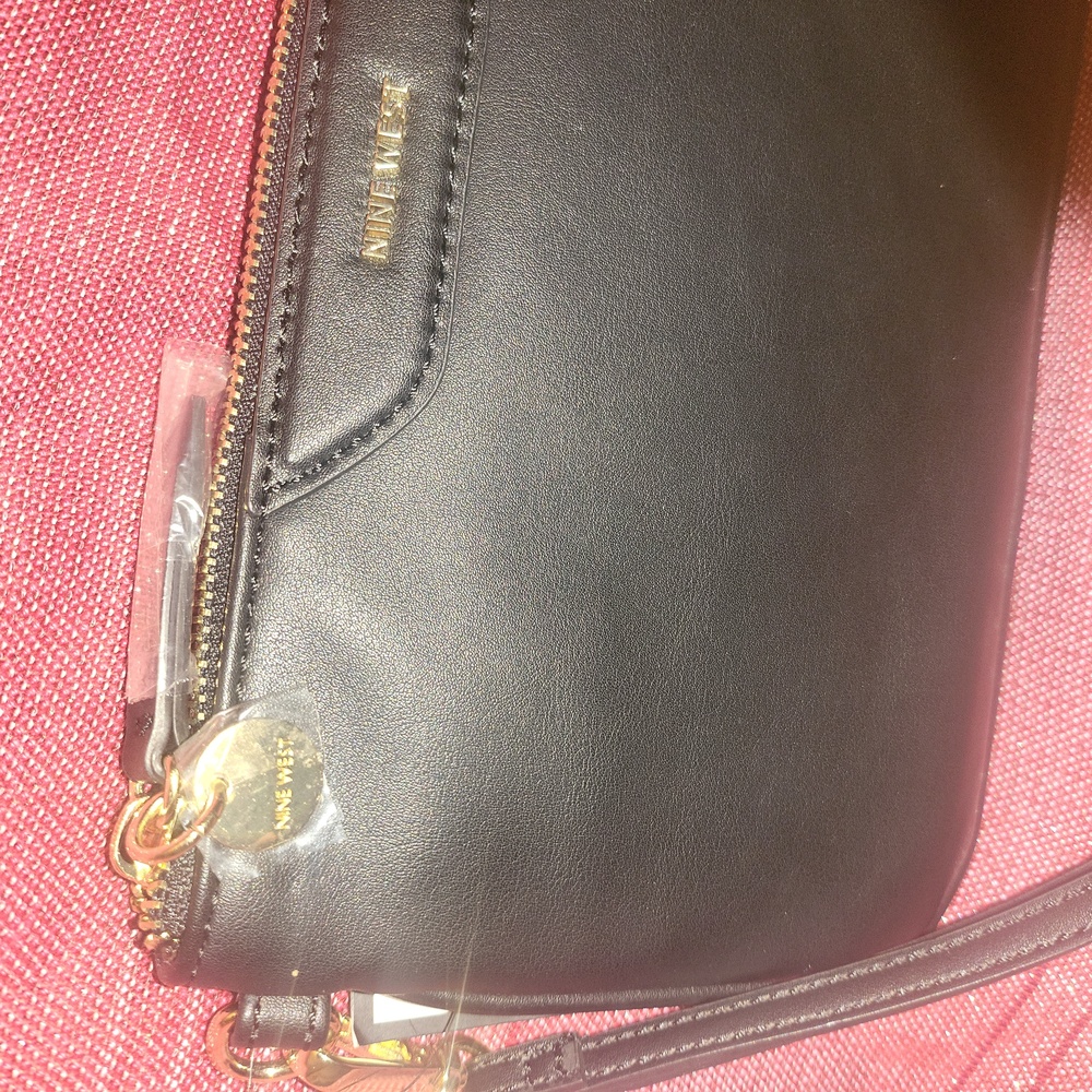 NWT NINE WEST WRISTLET - Picture 4 of 4